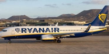 Ryanair Uçağında Kaos_ İrlandalı MMA Dövüşçüsü Sinead Kavanagh İspanyol Pol_20251127_094402_0000