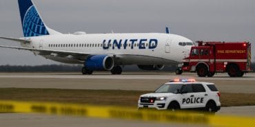 United Airlines uçağı bomba tehdidi nedeniyle St. Louis’e acil iniş yaptı_20251117_083321_0000