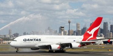 Qantas Son Airbus A380’ini Geri Döndürdü_ Süper Jumbo Filosu Yeniden Gökyüz_20251206_054153_0000