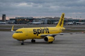 Spirit Airlines Uçuşunda Bomba İhbarı Paniği_ Şüpheli Yolcu Havada Gözaltın_20251201_151829_0000