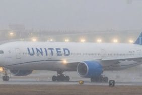 United’ın ilk teslim edilen Boeing 777-200 uçağı N777UA Victorville’de depo_20251202_215553_0000