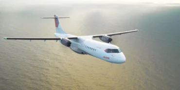 Uçakta Panik! Uçağın Ön Camı Çatladı ATR 72