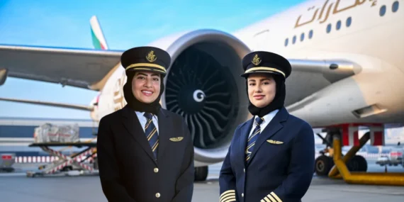 Emirates’in ilk Emirlikli kadın kaptanları Boeing 777 Kokpitinde Direksiyona Geçti