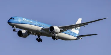 KLM 383