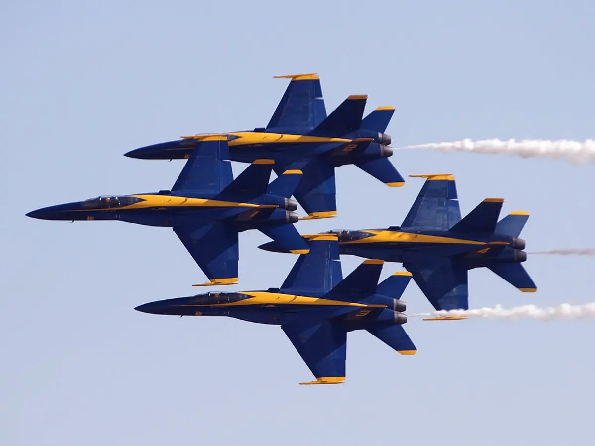ABD Donanması'ndan Alçak Uçuş Açıklaması blue angels 4