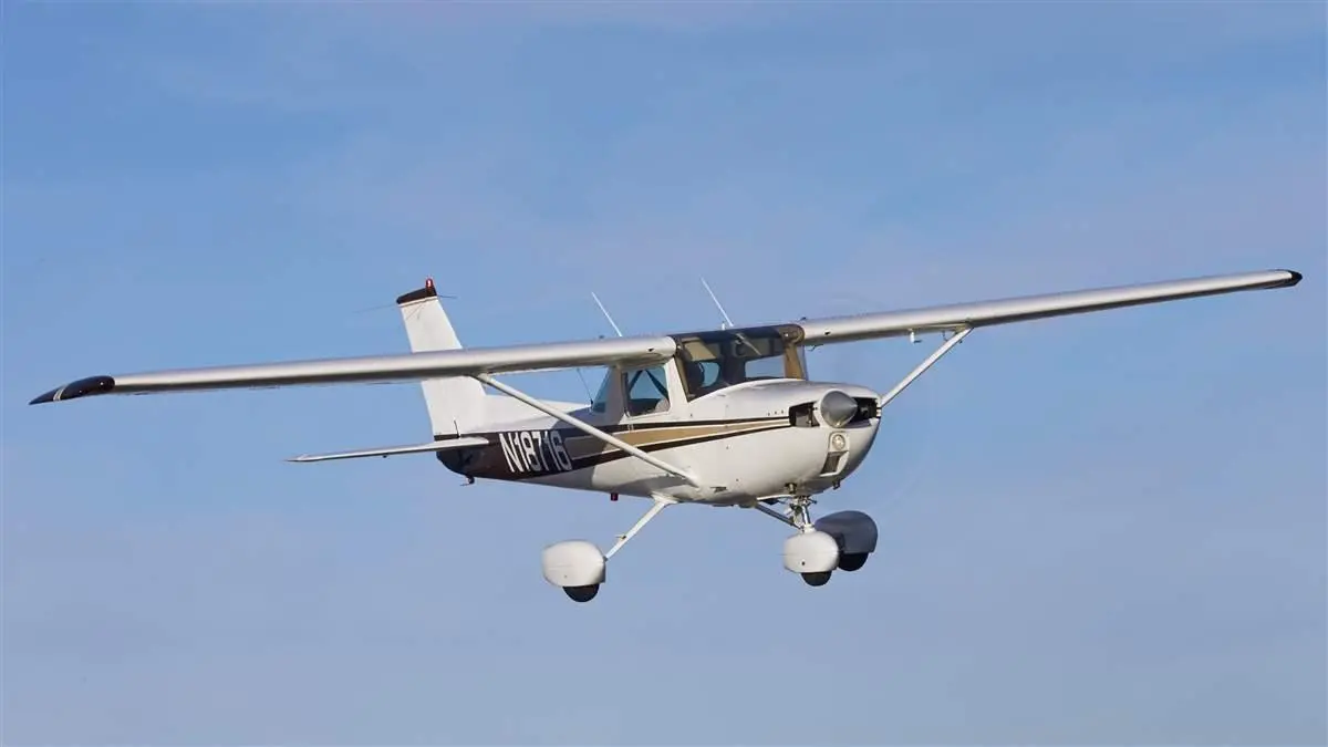 Arjantin'de Korkunç Olay: Pilot Camdan Atladı cessna 150 s