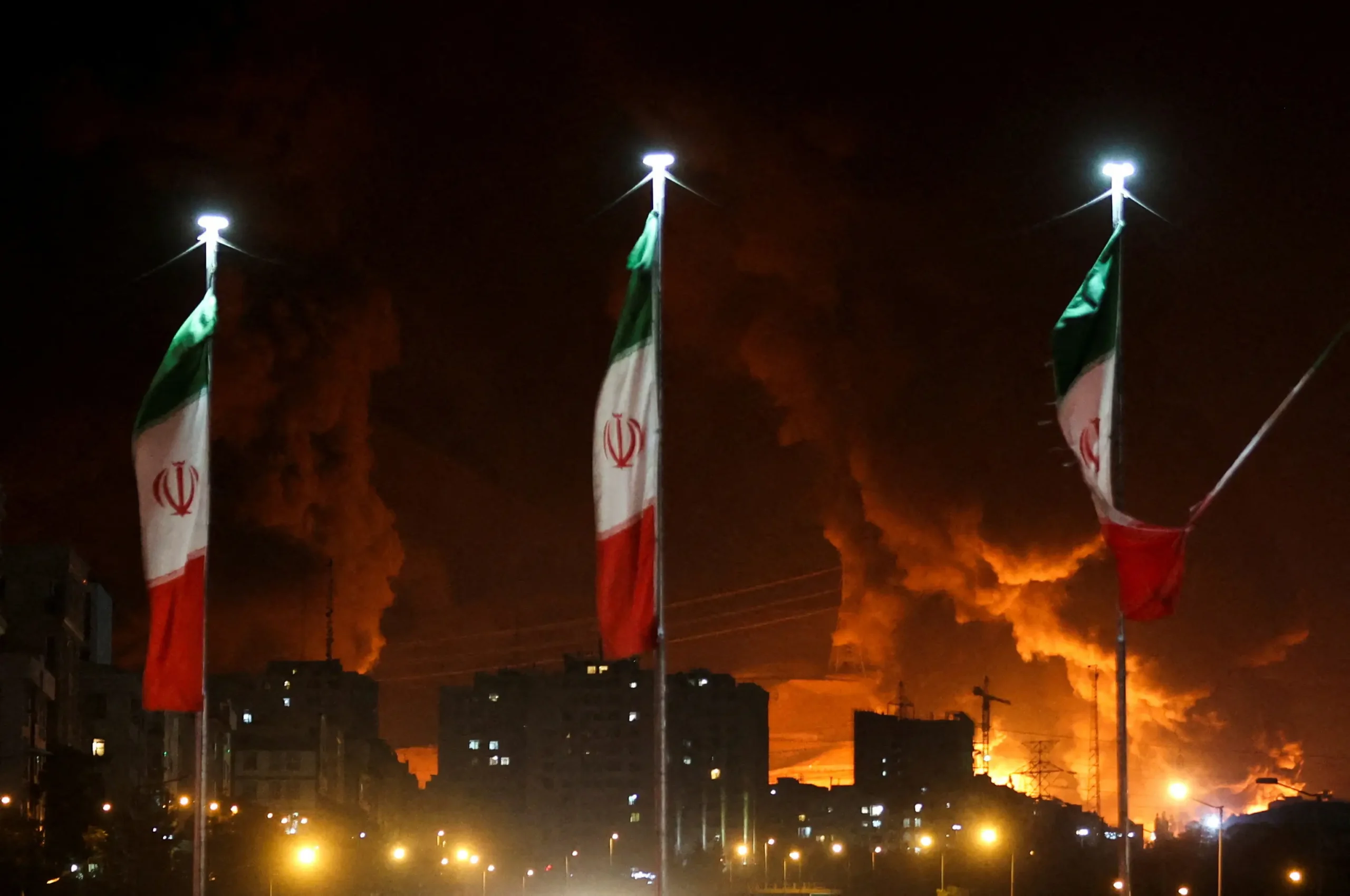 ABD Müttefikleri Alarm Düzeyinde: Savaş Uçakları Havalandı iran yanıyor 4