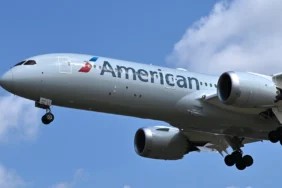 American Airlines 4