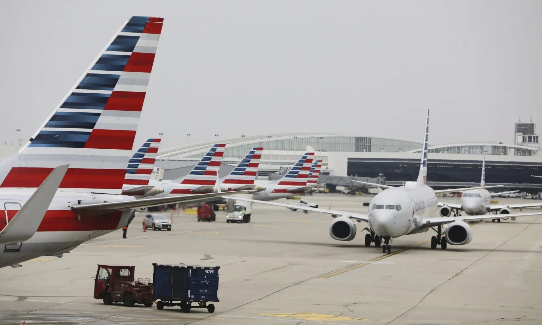 Uçakta Bilgisayar Alev Aldı! American Airlines hava yolları 5