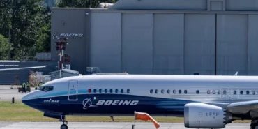 Boeing 737 MAX 10