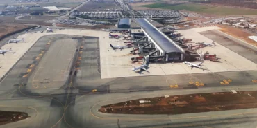 Güney Kıbrıs'ta 11 Uçak Farklı Havalimanlarına Yönlendirildi Larnaka Havalimanı