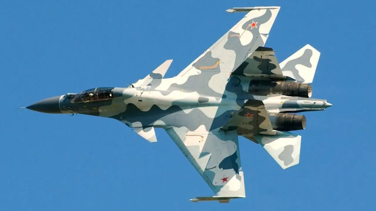 Ukrayna'nın İHA Deposu Balistik Füzelerle Vuruldu Rus savaş uçak 3
