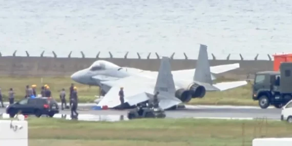 Japonya’da F-15’in İniş Takımı Kırıldı