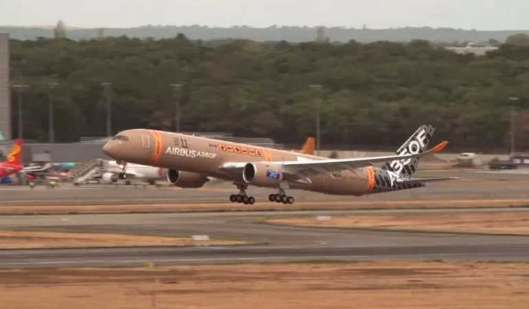 Airbus A350F İlk Uçuşunu Tamamladı A350F