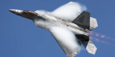 Japonya'da F-22 Raptor Acil İniş Gerçekleştirdi F-22 Raptor