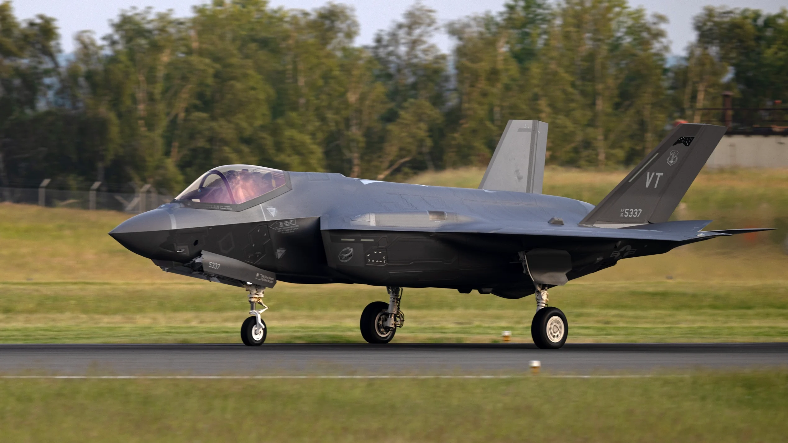 Almanya'nın İlk F-35'i Havalandı F-35A Lightning II