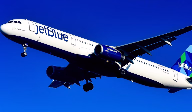 JetBlue uçak