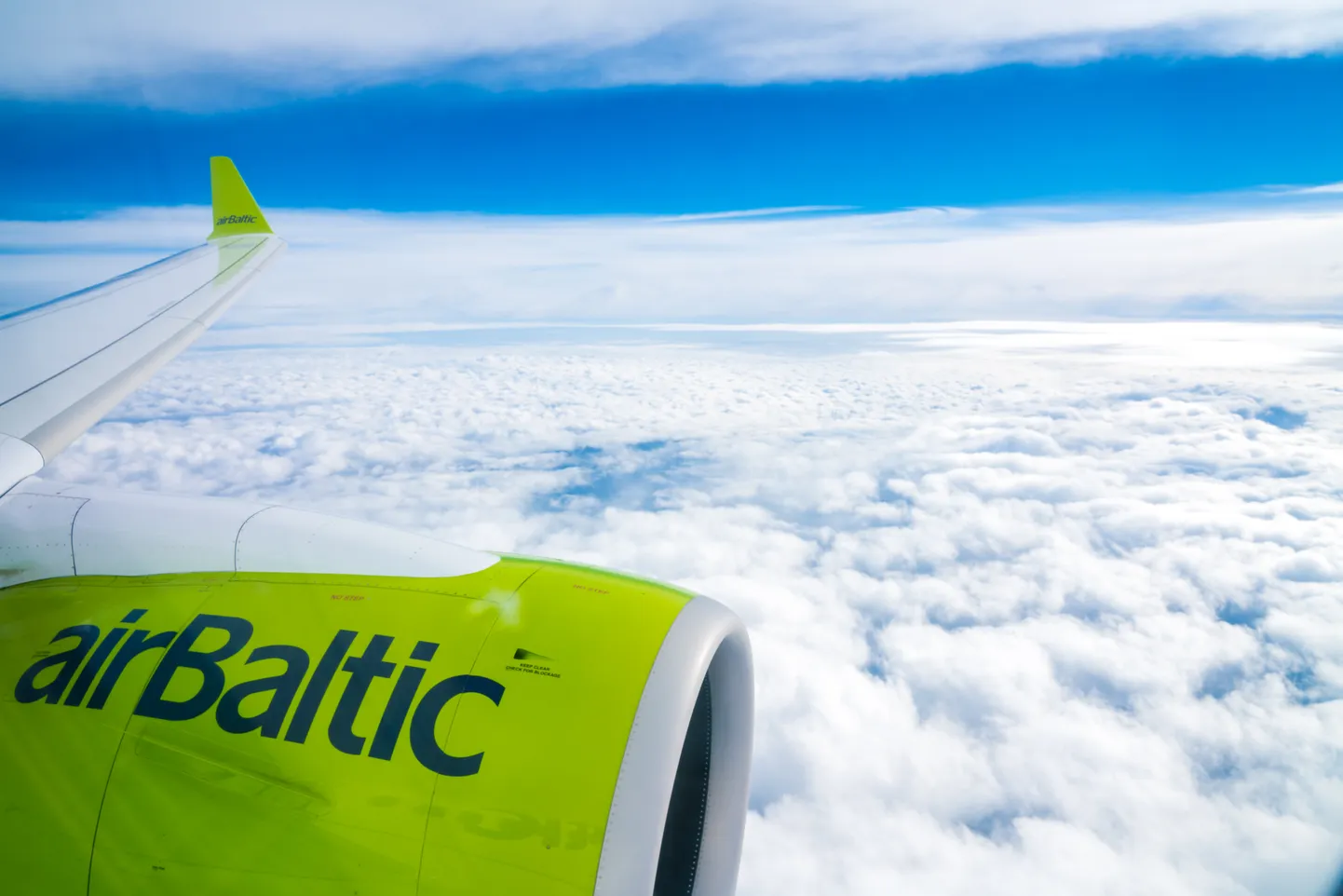 airBaltic uçak