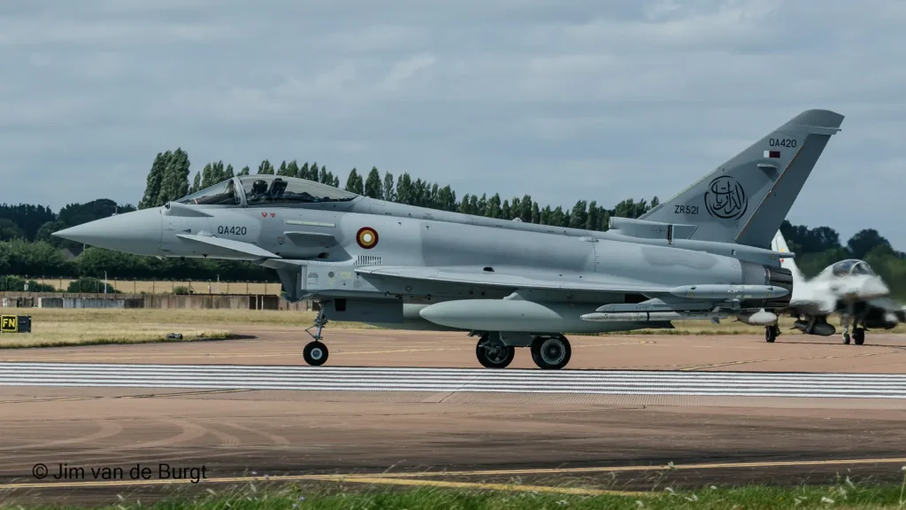 Katar Emiri Hava Kuvvetleri'ne ait Eurofighter Typhoon savaş uçağı