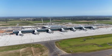 Western Sydney Uluslararası Havalimanı Yolcuya Açıldı: İlk Sefer Jetstar'dan, İlk Dış Hat Air New Zealand'dan Western Sydney Uluslararası Havalimanı terminal binasının havadan görünümü