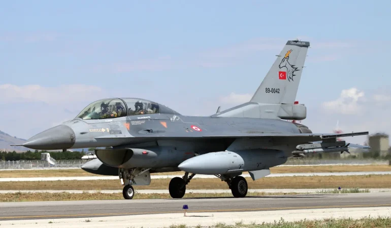 Eskişehir'deki 1. Hava Bakım Fabrika Müdürlüğü 100. Yılında Yeni Tesisini Açtı Türk Hava Kuvvetleri'ne ait F-16D savaş uçağı