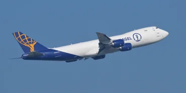 Atlas Air Boeing 747-8F kargo uçağı Taoyuan'dan kalkarken