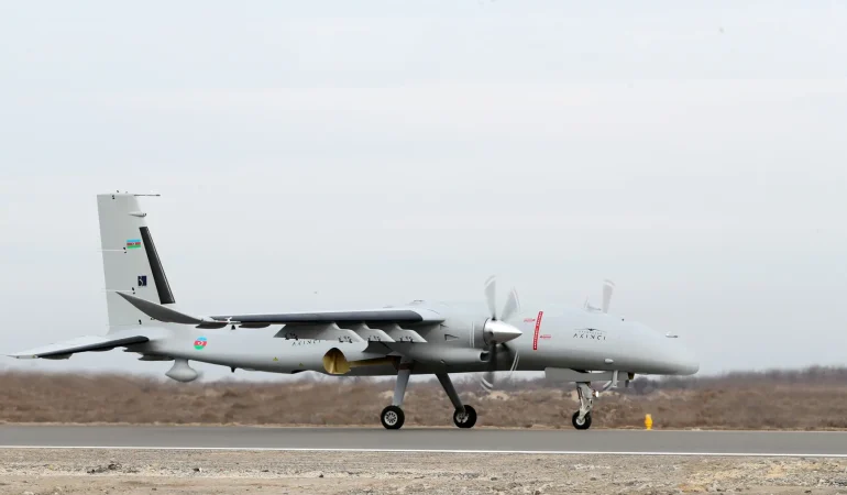 Bayraktar AKINCI, ASELSAN'ın MORFOZ Güdüm Kitiyle Atış Testinde Hedefi Tam İsabetle Vurdu Bayraktar_Akıncı_in_Azerbaijani_Air_Force_2