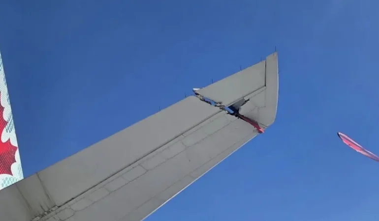 Los Angeles Havalimanı'nda Delta A350'nin Kanat Ucu Air Canada 777'ye Çarptı Delta A350'nin Kanat Ucu Air Canada 777