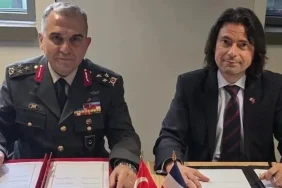 Turkiye ile Fransa Arasinda Savunma Is Birligi Yol Haritasi Imzalandi