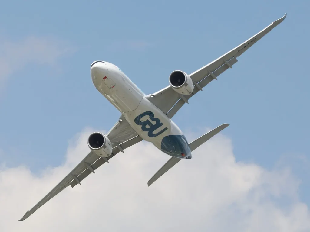 Airbus A330neo yolcu uçağı
