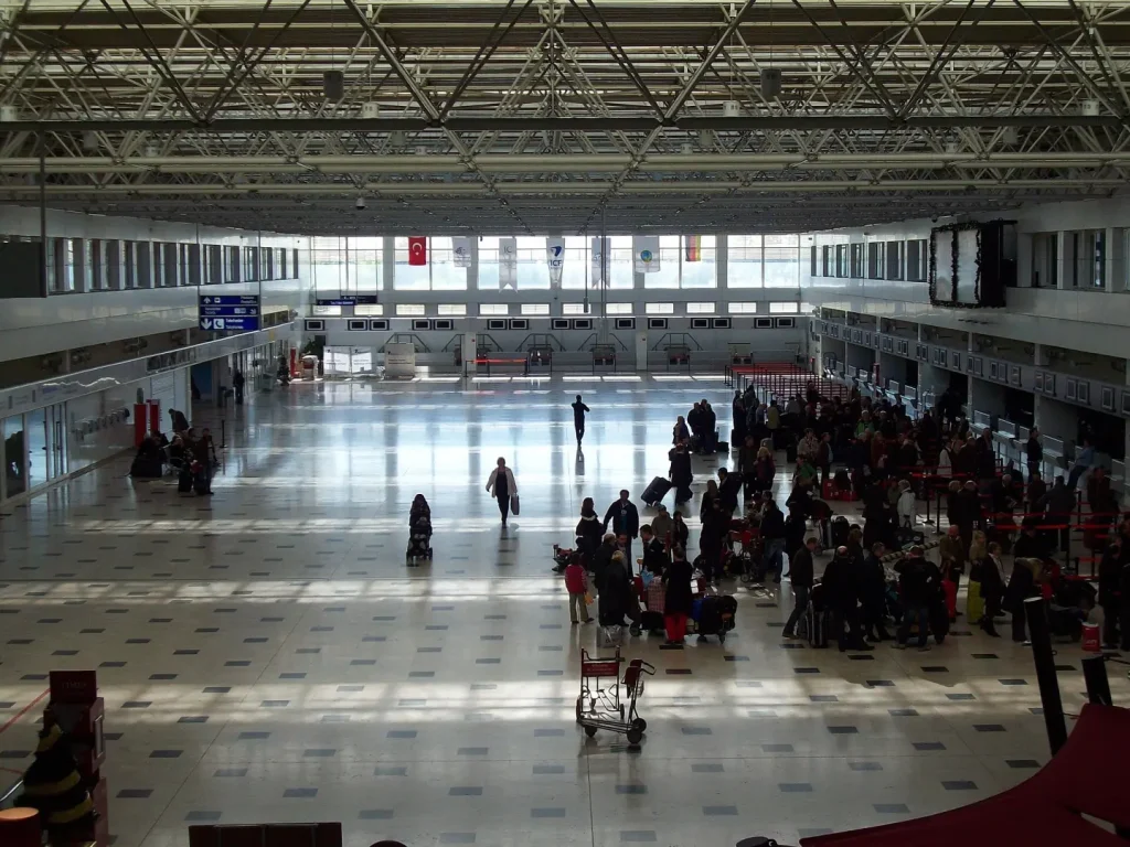 Antalya Havalimanı Dış Hatlar Terminali