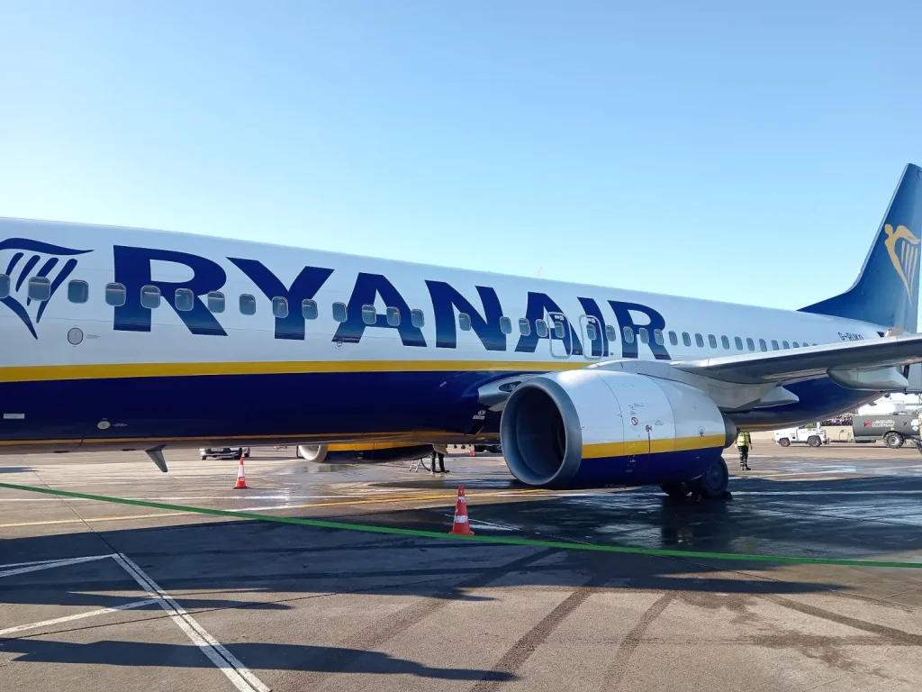 Edinburgh Havalimanı'nda bir Ryanair uçağı