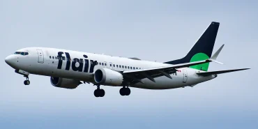 Flair ve Bonza'nın Arkasındaki 777 Partners'ın Kurucu Ortağı Josh Wander, 500 Milyon Dolarlık Dolandırıcılığı Kabul Etti Flair Airlines Boeing 737-8 MAX Toronto Pearson'da