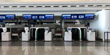 Havalimanında self servis check-in ve bagaj teslim kioskları