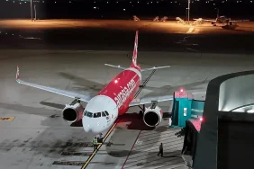 hyh 9987 airasia airbus a320neo 9m agi perth 2024 01