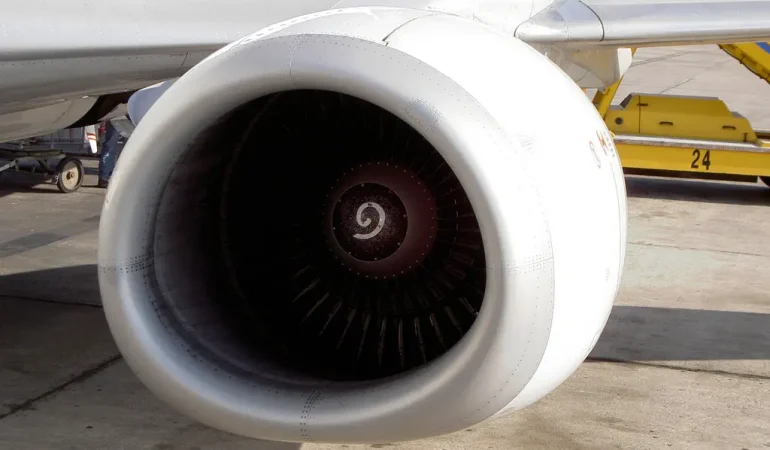 Bir Boeing 737'deki CFM56 motoru (temsili)