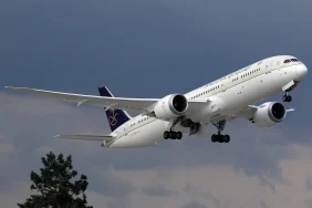 hyh 9991 saudia boeing 787 9 hz ard on final approach at is