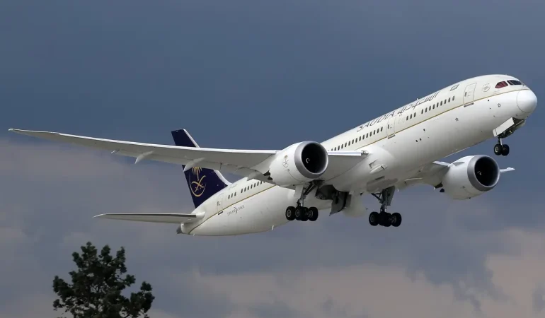 Saudia'ya ait Boeing 787-9
