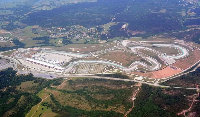Formula 1 İstanbul'a Dönüyor: THY, Türkiye GP'nin Kurucu Ortağı İstanbul Park pistinin havadan görünümü