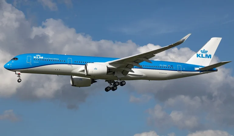 KLM Airbus A350-900 PH-ZNA